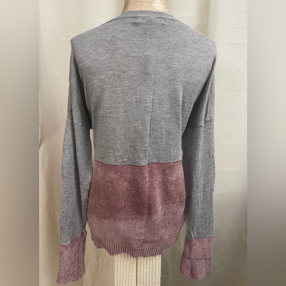 Romeo+Juliet Couture grey&soft rose pullover lightweight sweater - Picture 4 of 9
